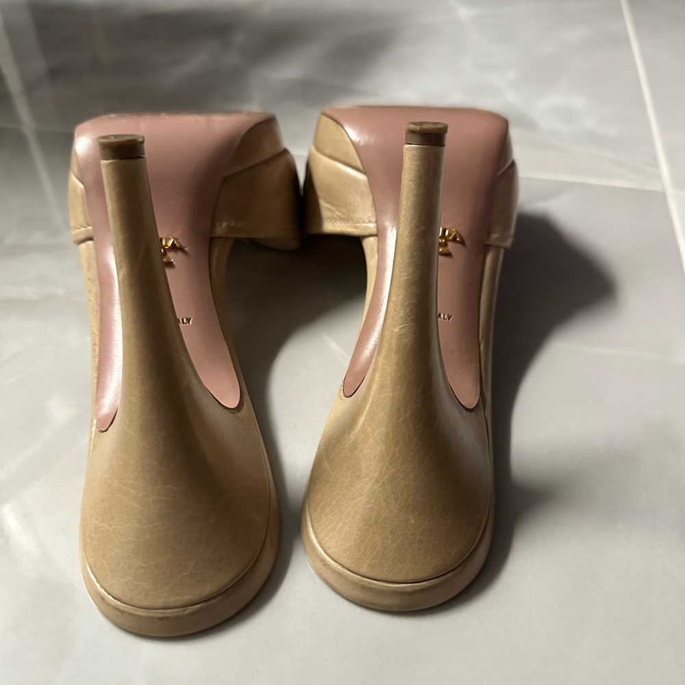 FINAL SALE 🏷️ PRADA mule heels 🤍 - Picture 4 of 5